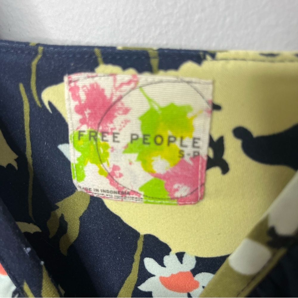 Free People Floral Maxi Dress Size Small V Neckline Spaghetti Straps - Picture 5 of 7